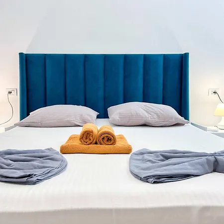 The First Light * Durrës